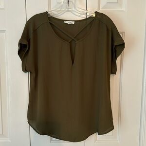 Short-sleeve blouse, cross v-neck, cuffed sleeves, curved hem, L, olive green